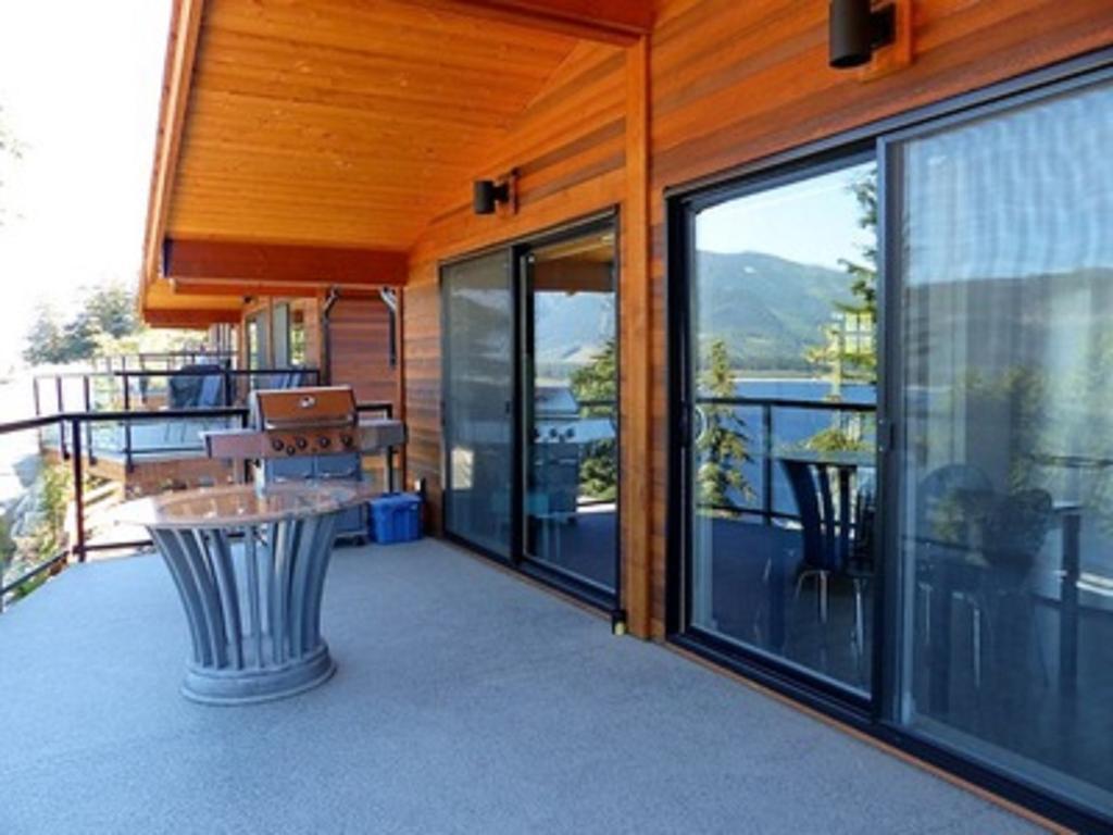 Fish Tales Cottage Port Renfrew Exterior photo