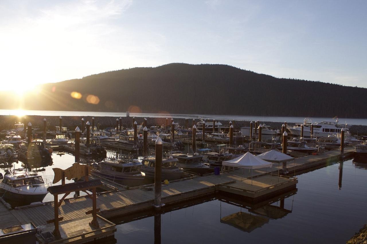 Fish Tales Cottage Port Renfrew Exterior photo