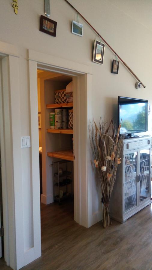 Fish Tales Cottage Port Renfrew Exterior photo